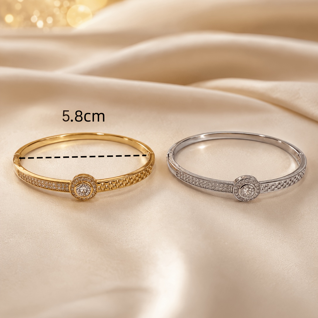 Round Plate Grid Hollow Element Bracelet, Retro Premium Bangle